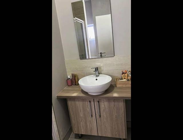 2 BEDROOM PROPERTY TO RENT IN BLUE HILLS